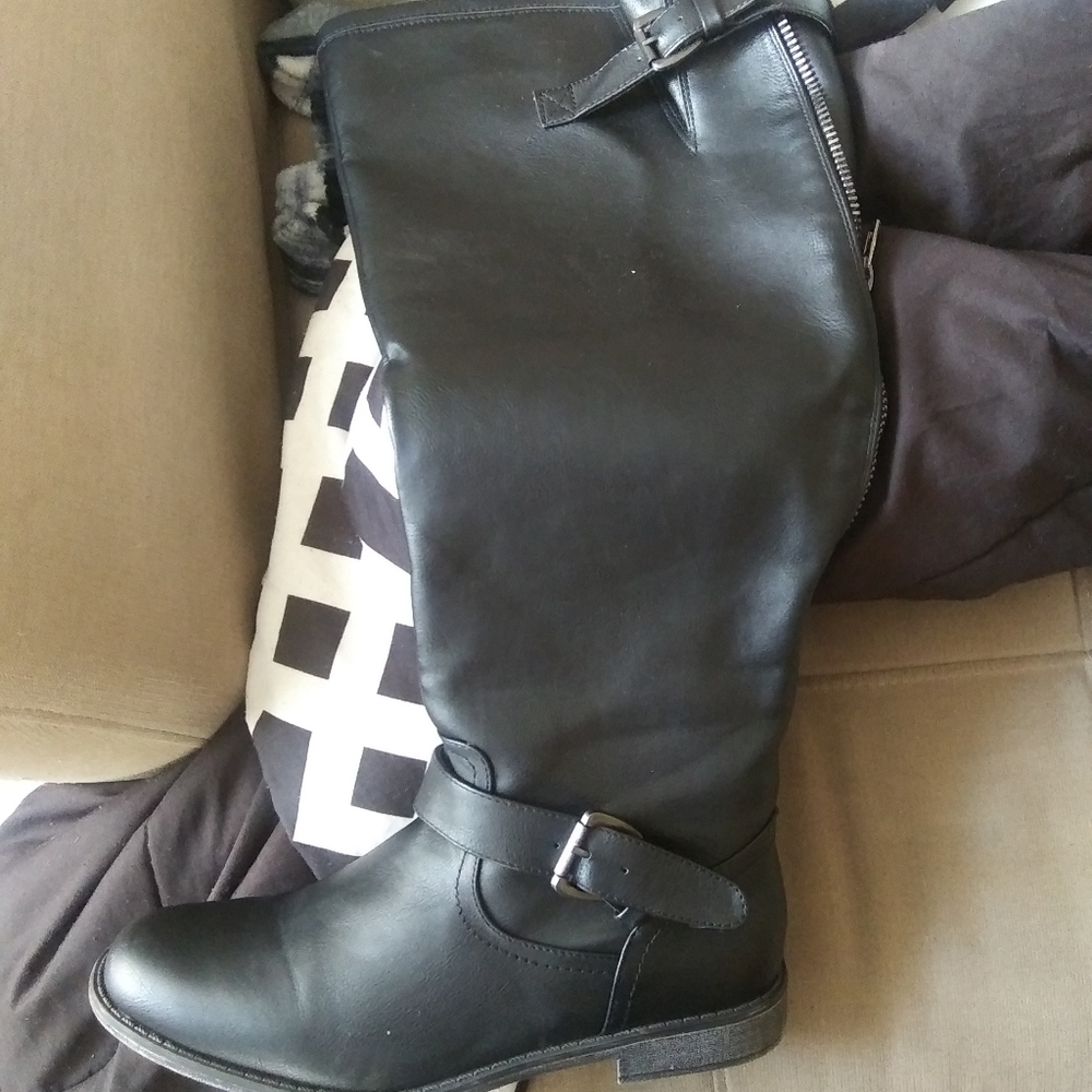 Black boots